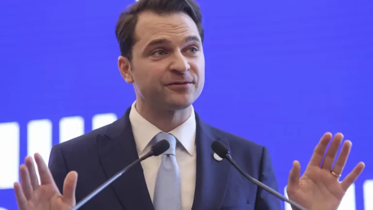 Asociația Prosumatorilor acuză: Proiectul Ministerului Energiei pentru fotovoltaicele de pe blocuri, o ”golăneală” din care locatarii nu câștigă nimic