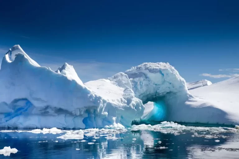 Se inversează încălzirea globală? Ghețarii Antarcticii se refac și spulberă mitul CO2