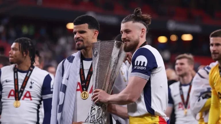 Radu Drăgușin a sărbătorit primul trofeu european cu tricolorul!