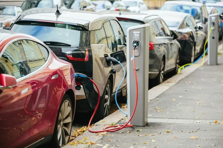 S-a descoperit marea problema a mașinilor electrice. Devin obiecte de unică folosință
