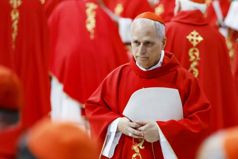 FUM ALB LA VATICAN! A fost ales PRIMUL PAPĂ AMERICAN DIN ISTORIE/VIDEO