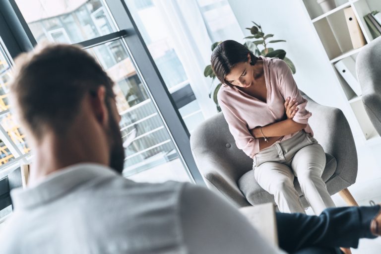 Stigmatizarea Sănătății Mintale: De ce ezităm să cerem ajutor?