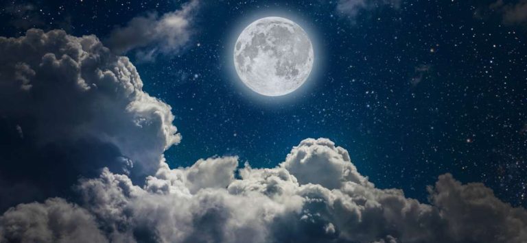 Somnul Lunar: Cum ne influențează fazele lunii calitatea odihnei