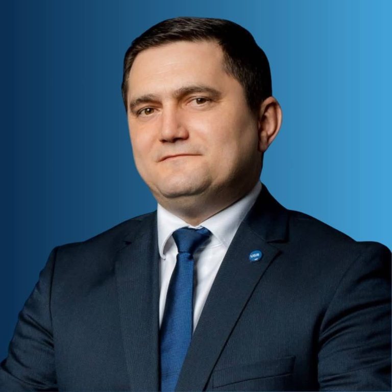 Pachet suspect găsit sub mașina unui senator USR: „Eu sunt cel care am sunat la poliție/Cantitatea era destul de mare”. Cazul, preluat de DIICOT