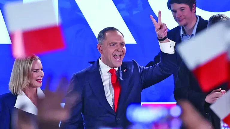 Ribbentrop-Molotov 2.0. America revendică Polonia, România – abandonată Franței