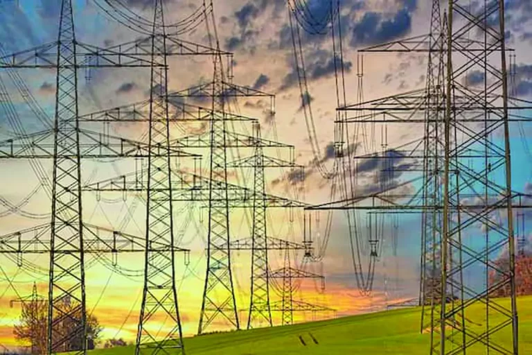 Acuzații zdrobitoare. ANRE, complice la menținerea haosului din piața energiei