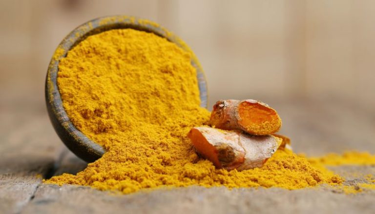 „Aurul Naturii”: Beneficiile turmericului în inflamație, imunitate și sănătatea creierului 