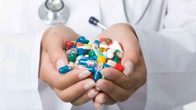 În numele rezistenței antimicrobiene, autoritățile europene restricționează cel mai utilizat antibiotic