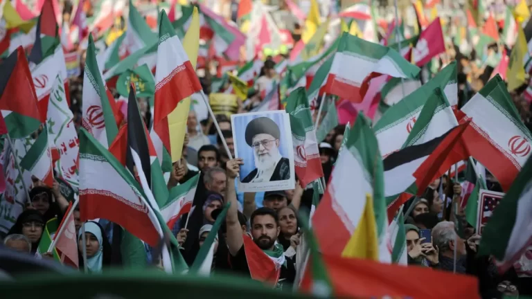 ”Șoimii” de la Washington și Ierusalim visează la prăbușirea regimului iranian