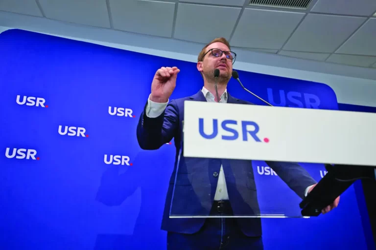 USR, chirurgul cu bisturiul credibilității tocit