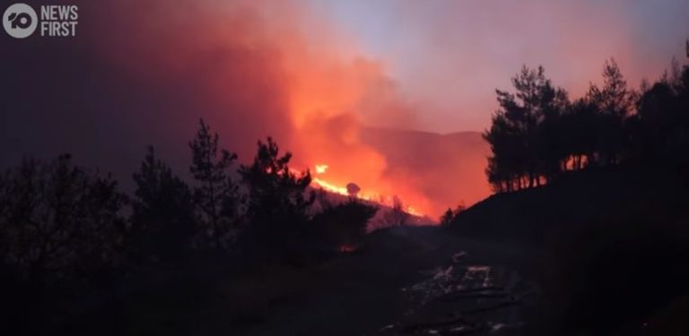 Stare de urgență în Grecia, pe o insulă preferată de mii de români. Sute de pompieri luptă cu incendiile de vegetație – VIDEO