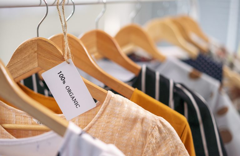 De ce nu prinde moda durabilă