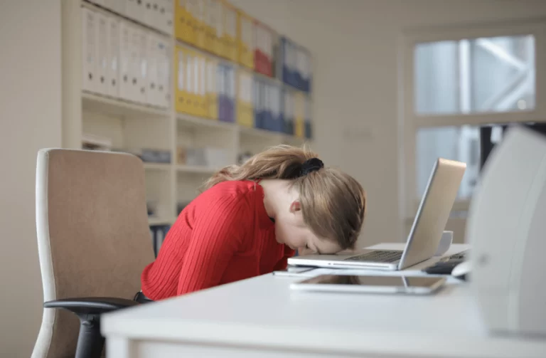 Detox-ul Mental: Cum Să-ți Cureți Mintea Într-o Lume Prea Grea
