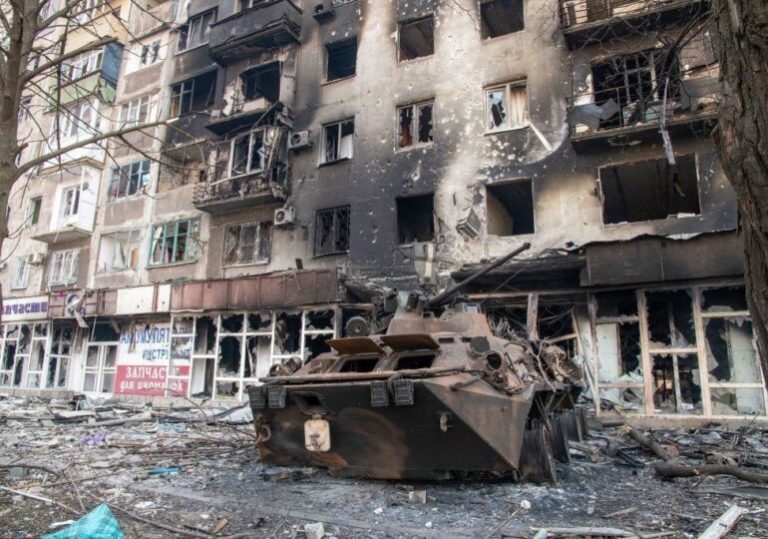 Războiul, tot mai aproape. Parlamentarii cer scoaterea obiectivelor militare în afara orașelor