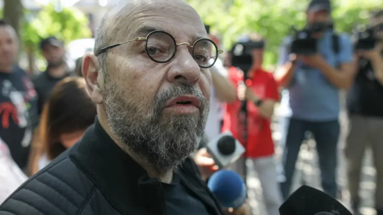 Bufonul de la ANPC, cu papion și live-uri pe TikTok, tras pe dreapta