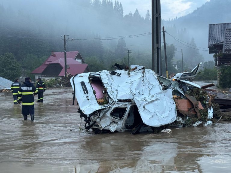 Inundații devastatoare în Suceava și Neamț: O persoană a murit, iar alte sute au fost evacuate – FOTO/VIDEO