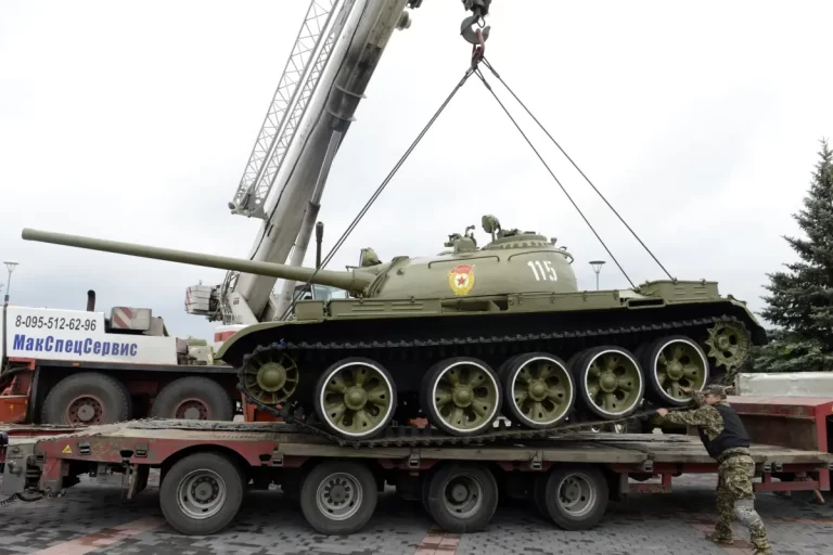 Rusia rămâne fără arme sovietice