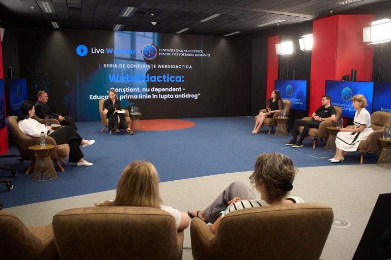 „Școala românească nu are o direcție clară în fața consumului de droguri. Este grav” – Concluziile Conferinței Webdidactica, organizată de Fundația Dan Voiculescu pentru Dezvoltarea României