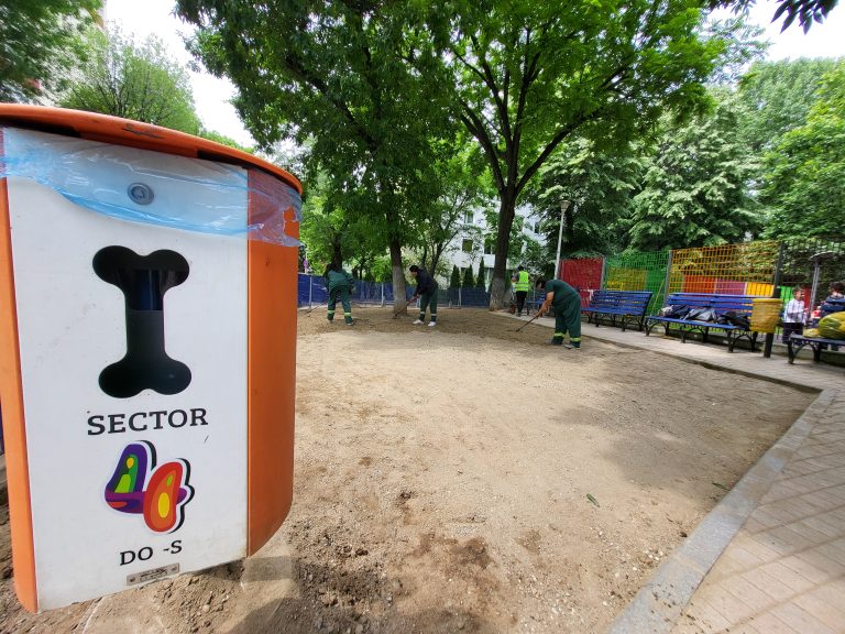 Peste 70 la sută dintre locurile de joacă din Sectorul 4 au fost modernizate
