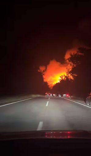 VIDEO. Incendiu puternic în Thassos, insula preferată a românilor/De unde se crede că ar fi putut porni flăcările