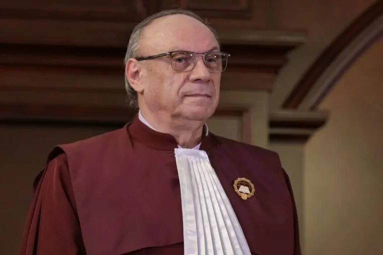 Intervenție de ochii lumii. PNL ”atacă” indemnizațiile compensatorii ale foștilor judecători CCR