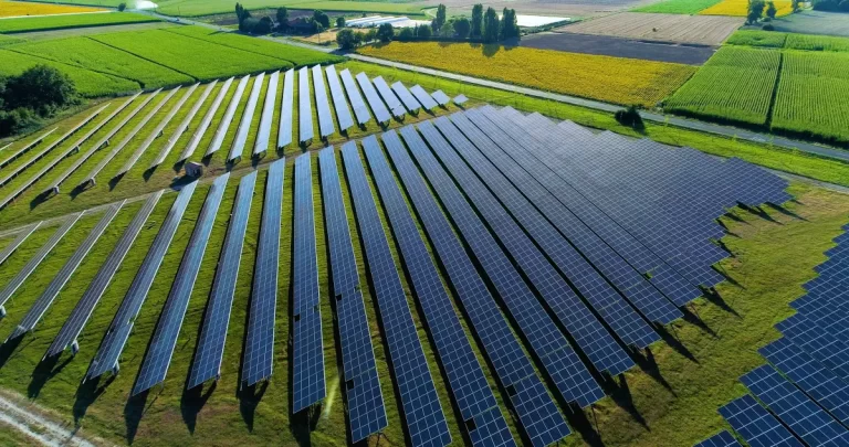 Scenariul 100% fotovoltaice împinge prețul energiei la 600 dolari/MWh