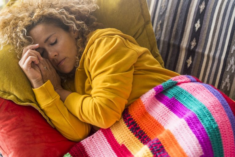 Efectele somnului polifazic („sleep hacking”): risc sau stimul metabolic?
