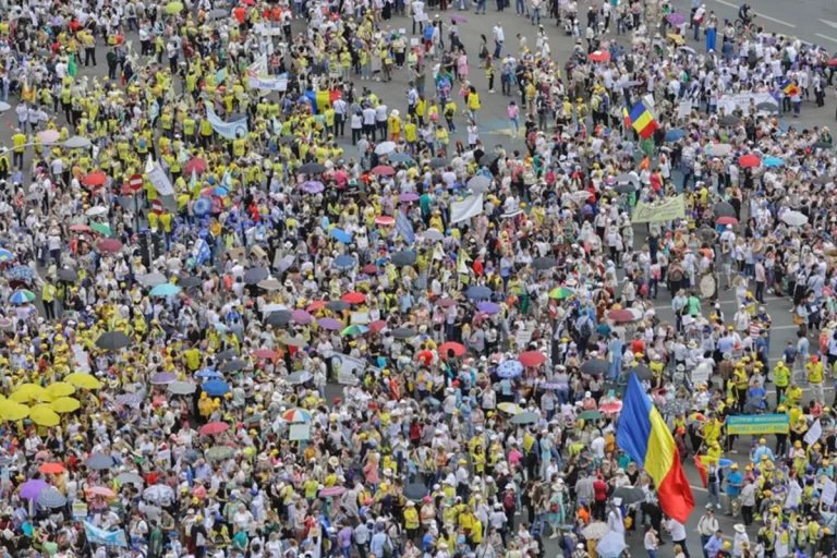 Mircea Coșea: Au demarat o campanie de calmare a populației. Nu va urma nicio creștere economică