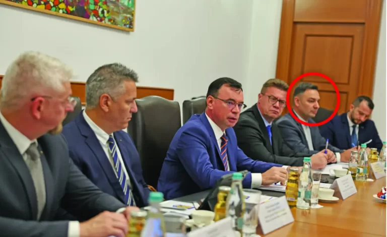Misiunea lui Despescu la Chișinău: democrație cu escortă pentru Maia Sandu