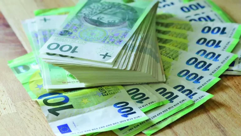 Scandal în Polonia: Club de swingeri, iahturi și baruri finanțate cu banii UE