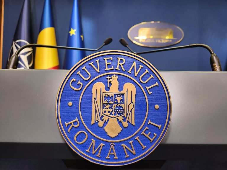 Sindicaliştii cer retragerea proiectului privind reducerea cu 40.000 a posturilor din administraţie. „De sinecurile din statul român când vă ocupați, domnule premier Ilie Bolojan?”
