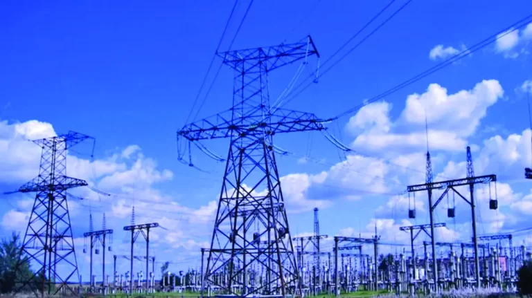 Politică antinațională. România importă acum energie ca să o vândă ieftin în Republica Moldova