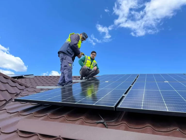 Șah-mat la ANRE. Prosumatorii își iau ”cu japca” banii de la furnizorii de energie