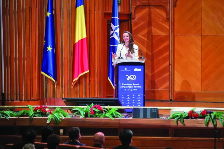 Sindicaliștii „pun tunurile” pe Oana Țoiu, șefa MAE: Diplomația română nu poate fi reformată prin ipocrizie și dublu standard! Profesionalizarea nu se face prin numiri politice