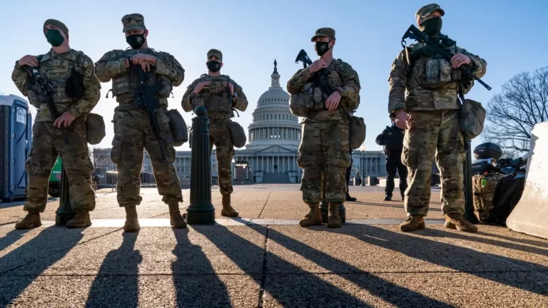Trump militarizează Washingtonul: siguranță sau spectacol politic?