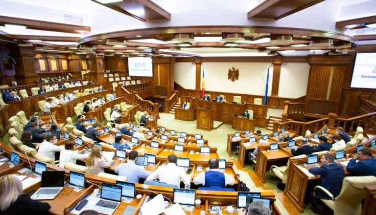 Două partide proeuropene ar putea intra în parlamentul Moldovei – sondaj