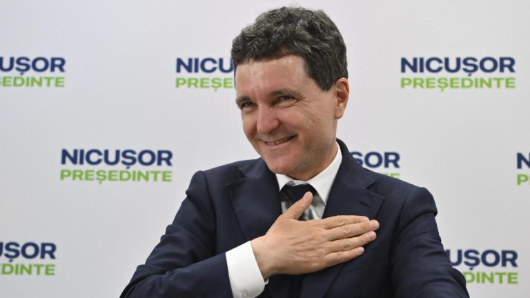 România, pusă pe butuci! Nicușor Dan este agent de turism