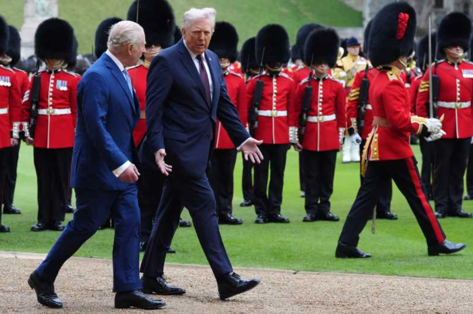 donald-trump-in-marea-britanie - Ziarul National Donald Trump familia regală