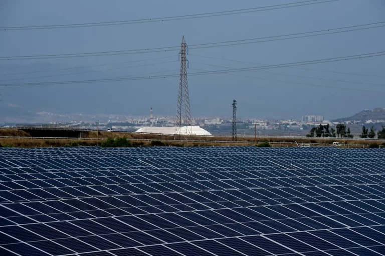 Date șocante din blackout-ul spaniol. Energia produsă de fotovoltaice și eoliene s-a oprit brusc