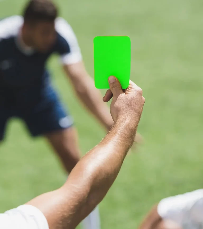 S-a dat în premieră cartonașul verde! Nu arbitrul este responsabil