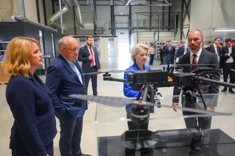 Dronele, noile jucării ale Ursulei von der Leyen. UE apelează la tehnologia ucraineană