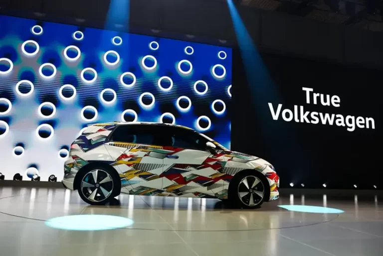Dușmanii producătorilor auto europeni: tarifele lui Trump, electrificarea și concurența chineză