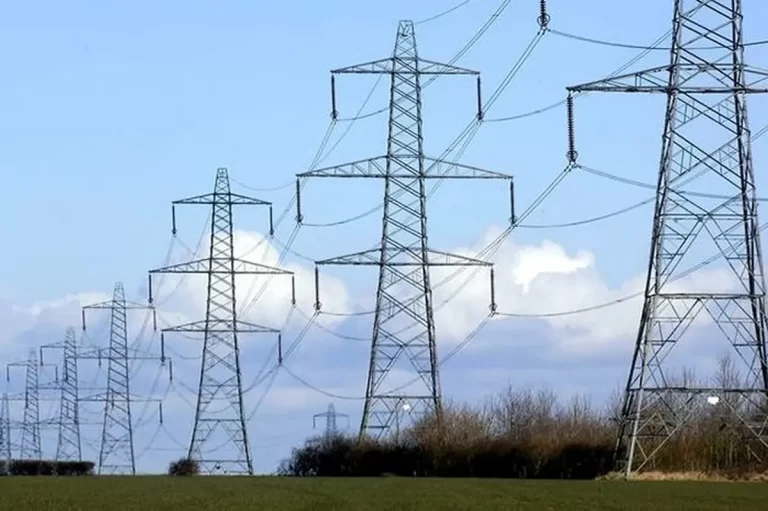 Taxele impuse de stat majorează prețul la energie. Soluția propusă de furnizori, anularea TVA