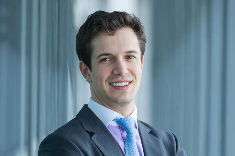 Intermediarul discret. Conectează banii din Orientul Mijlociu cu Silicon Valley