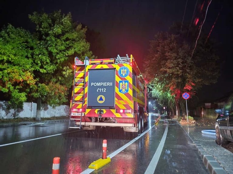 VIDEO. Ciclonul Barbara – pagube în 42 de localități din 16 județe și în București. Efectele CODULUI ROȘU de vreme rea
