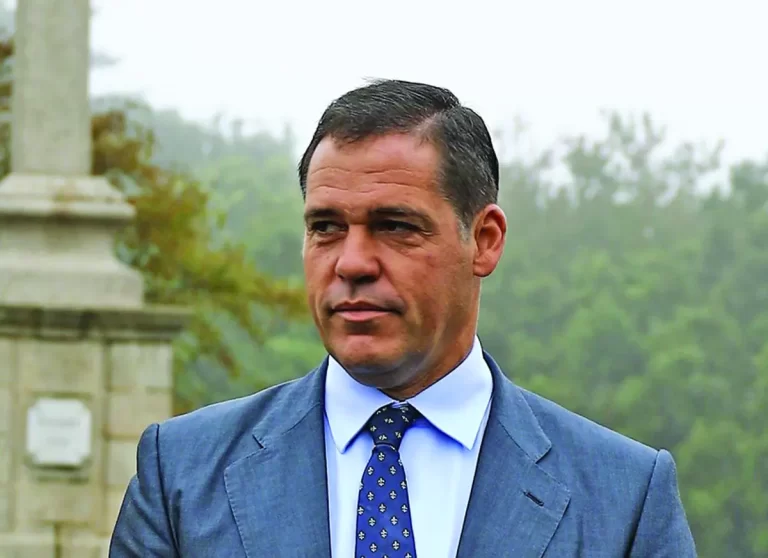 Ludovic al XX-lea va salva Franța lui Macron?