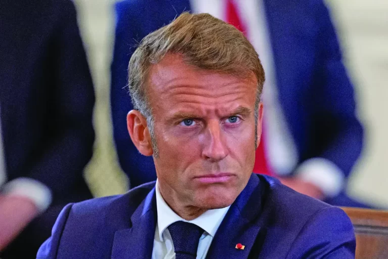 Dezintegrarea politică a Franței. Ce te faci, Macron?