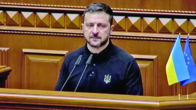 Zelenski umblă cu cioara vopsită