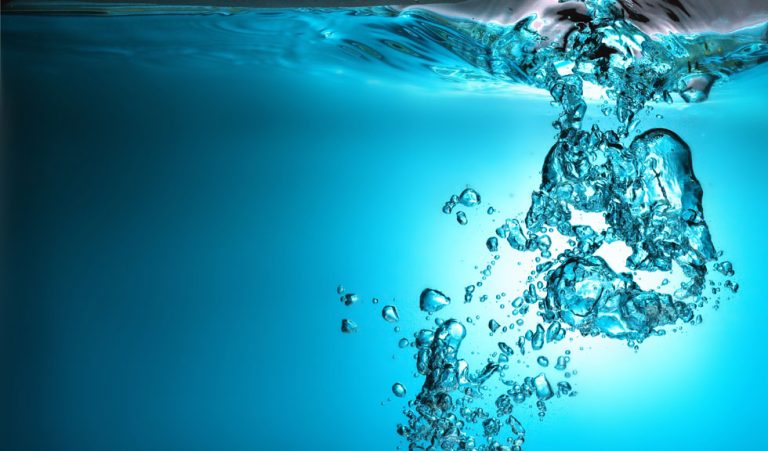 Apa vie: ce spun cercetările despre structura „hexagonală” și efectele asupra celulelor