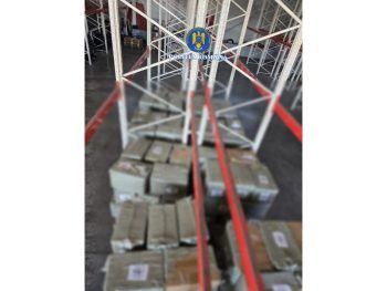 Captură uriașă de bancnote false în Portul Constanța - FOTO Captură uriașă de bancnote false în Portul Constanța - FOTO